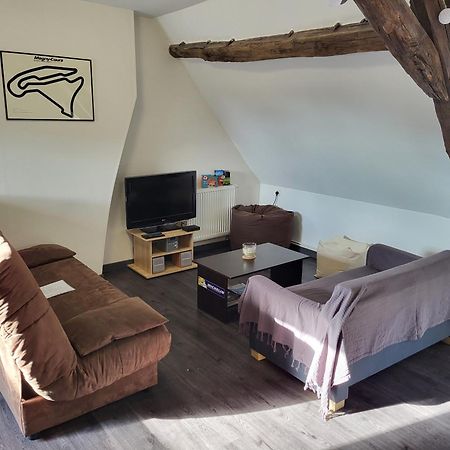 Appartement Au Pied Du Circuit De Маньї-Кур Екстер'єр фото
